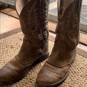 Cowgirl/cowboy boots
